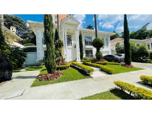 Πολυτελή κατοικία σε Μεδεγίν, Medellín