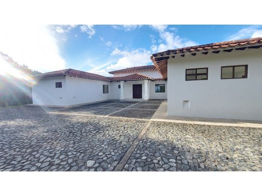 Farmhouse in Carmen de Viboral, El Carmen de Viboral
