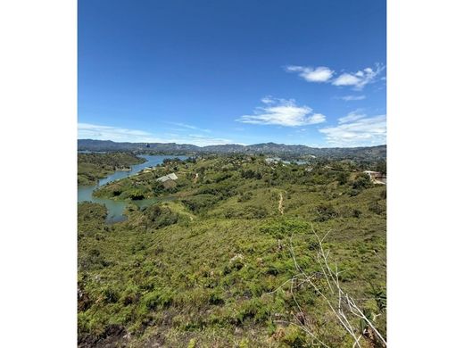 Land in Guatapé, Departamento de Antioquia