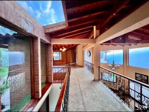 منزل ﻓﻲ ميديلين, Medellín