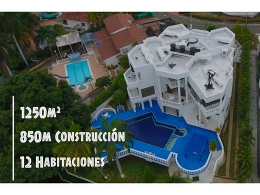 Luxury home in Girardot City, Girardot