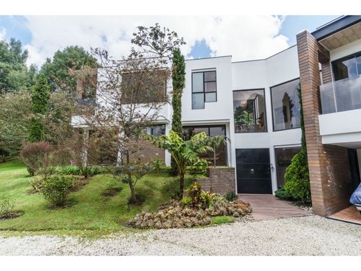 منزل ريفي ﻓﻲ Envigado, Departamento de Antioquia