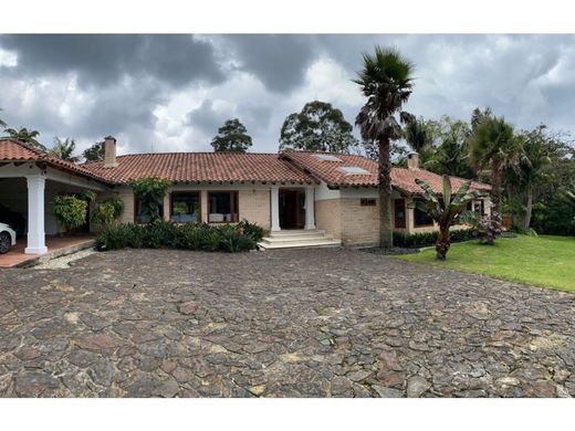 منزل ﻓﻲ Envigado, Departamento de Antioquia