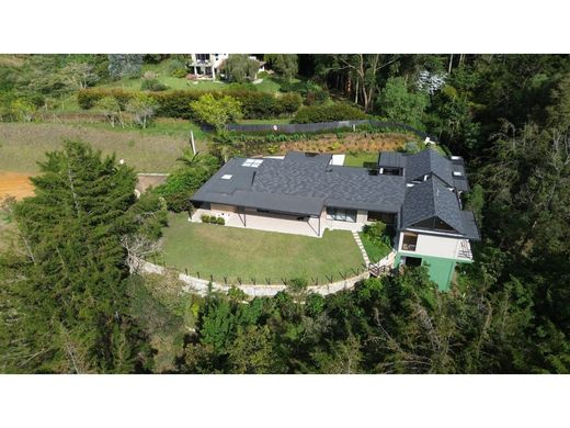 컨트리하우스 / La Ceja, Departamento de Antioquia