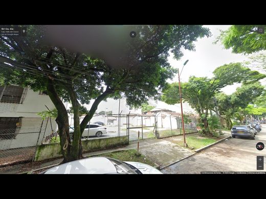 地皮  卡利, Cali