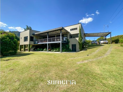 컨트리하우스 / La Ceja, Departamento de Antioquia