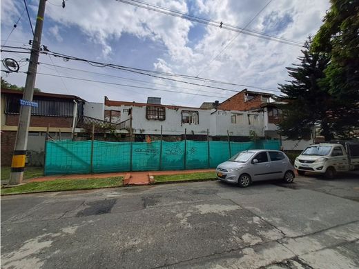 ‏קרקע ב  מדיין
, Medellín