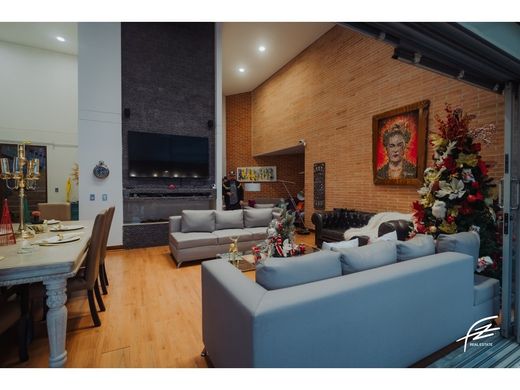 Загородный Дом, Кальдас, Caldas