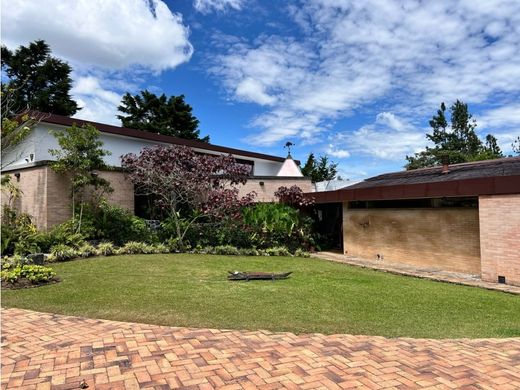 منزل ريفي ﻓﻲ Envigado, Departamento de Antioquia