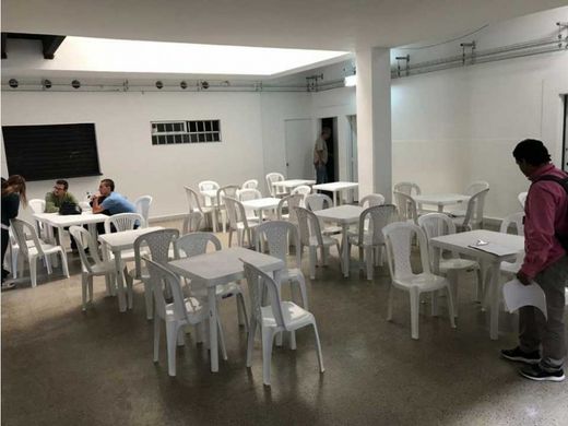 ‏בניין ב  מדיין
, Medellín