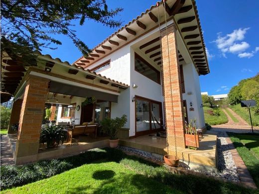 منزل ريفي ﻓﻲ Envigado, Departamento de Antioquia