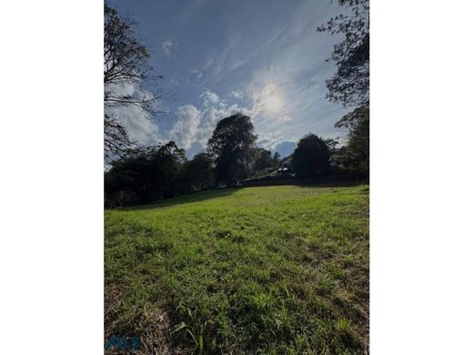 منزل ﻓﻲ Envigado, Departamento de Antioquia