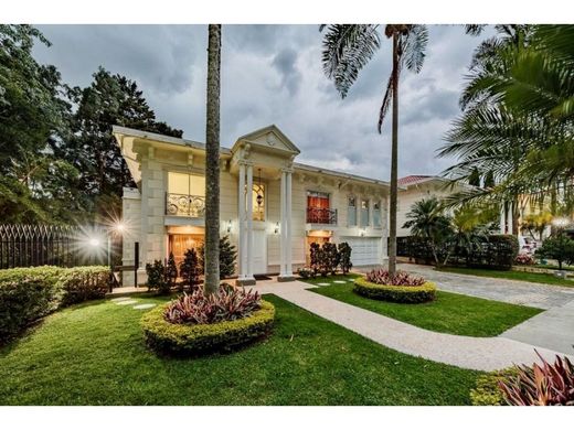 Envigado, Departamento de Antioquiaの高級住宅