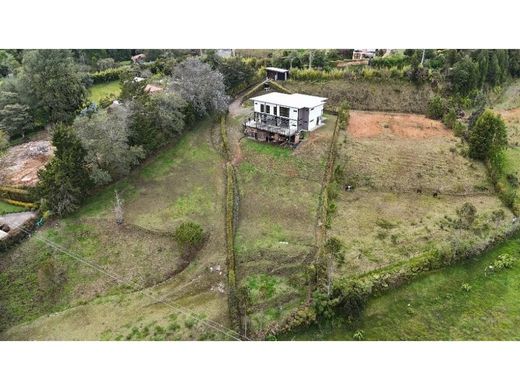 منزل ريفي ﻓﻲ Envigado, Departamento de Antioquia