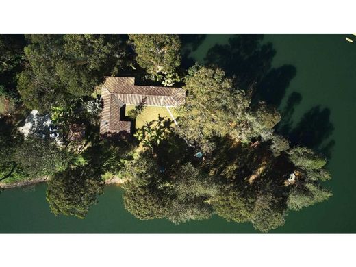 ‏בתים כפריים או חוות ב  Itagüí, Itagui