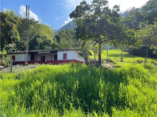 Farmhouse in Hispania, Departamento de Antioquia