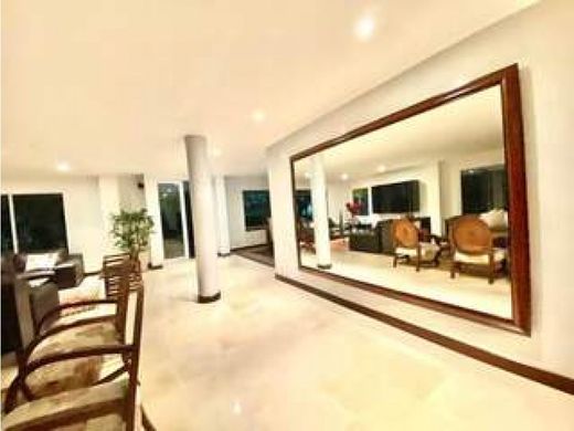 Πολυτελή κατοικία σε Μεδεγίν, Medellín