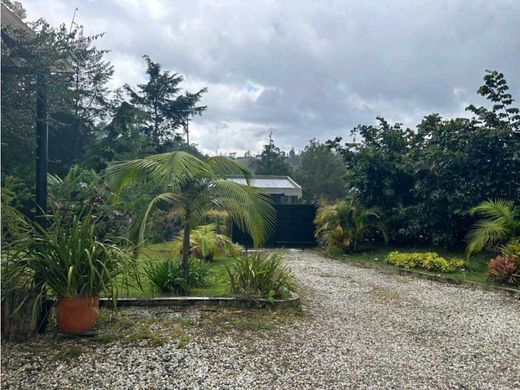 컨트리하우스 / La Ceja, Departamento de Antioquia