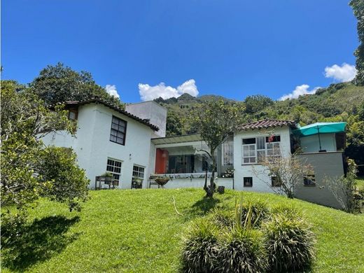 Luxus-Haus in Copacabana, Departamento de Antioquia
