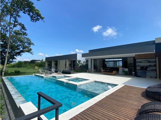 郊区住宅  Pereira, Departamento de Risaralda