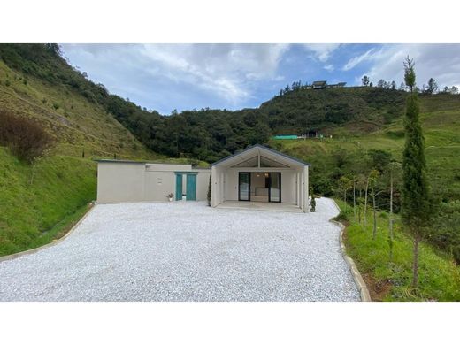 منزل ريفي ﻓﻲ Retiro, Departamento de Antioquia