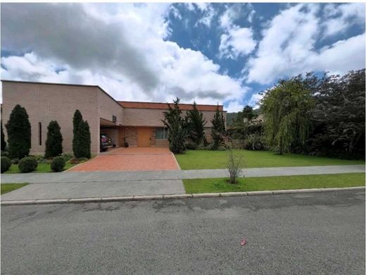 Πολυτελή κατοικία σε Envigado, Departamento de Antioquia