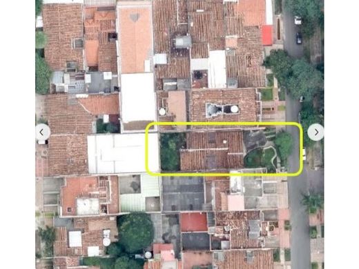 ‏קרקע ב  מדיין
, Medellín