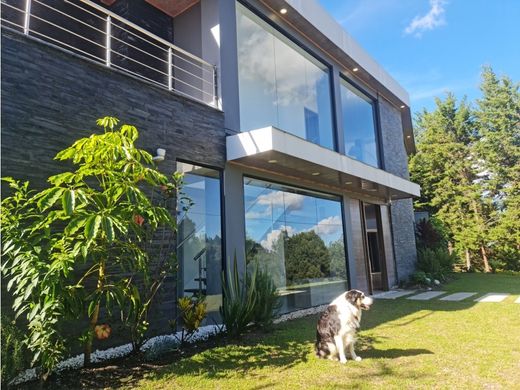 ﻣﻨﺰﻝ ﺭﻳﻔﻲ/ ﺑﻴﺖ ﻤﺰﺭﻋﺔ ﻓﻲ La Ceja, Departamento de Antioquia