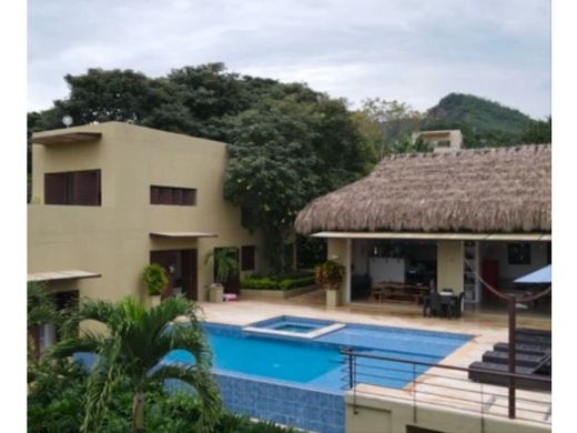 Country House in Anapoima, Cundinamarca