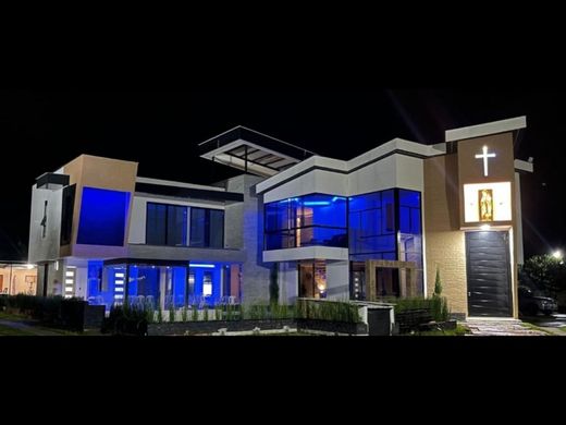 منزل ريفي ﻓﻲ Calarcá, Calarca