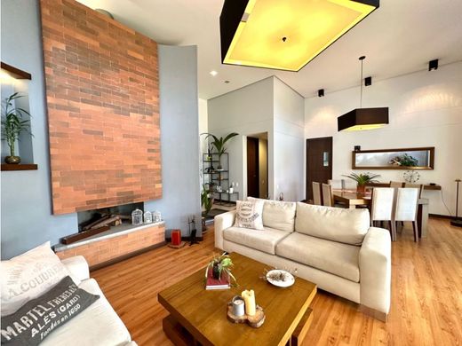 منزل ريفي ﻓﻲ Envigado, Departamento de Antioquia