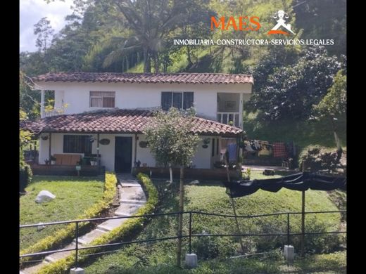 Hotel en Cisneros, Departamento de Antioquia