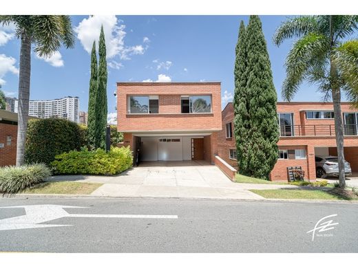 Envigado, Departamento de Antioquiaの高級住宅