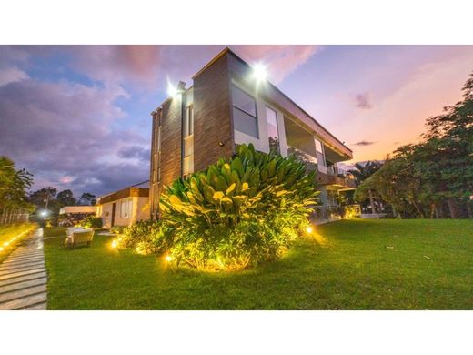 Otel Armenia, Quindío Department