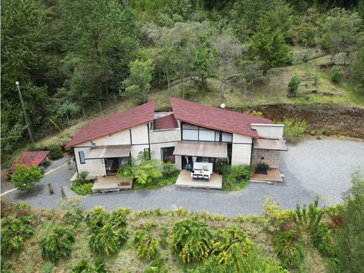 컨트리하우스 / La Ceja, Departamento de Antioquia