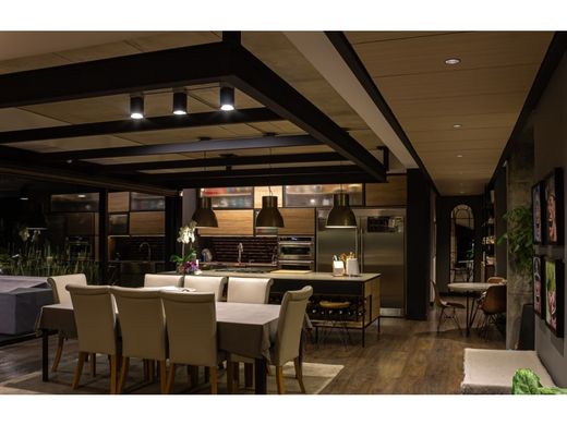 Πολυτελή κατοικία σε Μεδεγίν, Medellín