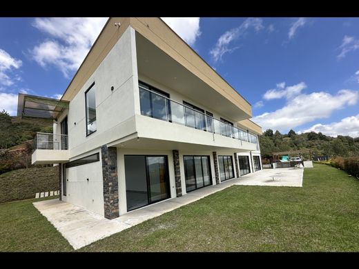 Luksusowy dom w Guarne, Departamento de Antioquia