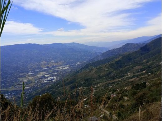 Land in Barbosa, Departamento de Antioquia
