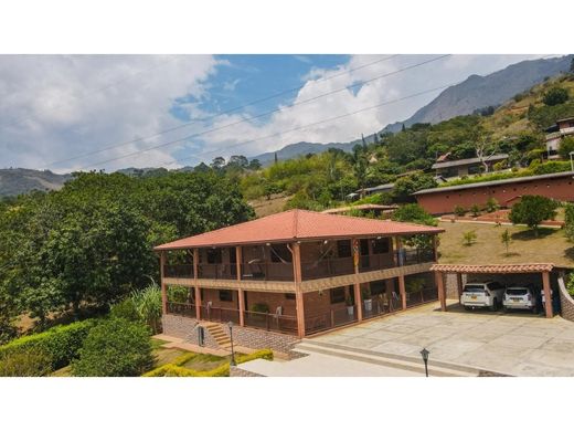 Farmhouse in Copacabana, Departamento de Antioquia