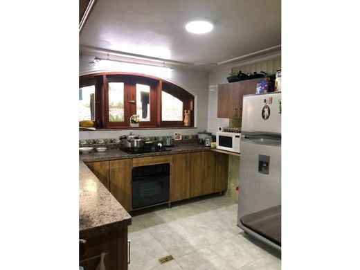 Загородный Дом, Кальдас, Caldas