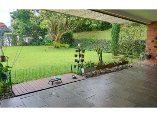 Πολυτελή κατοικία σε Μεδεγίν, Medellín