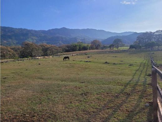 Teren w Girardota, Departamento de Antioquia