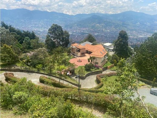 컨트리하우스 / Envigado, Departamento de Antioquia