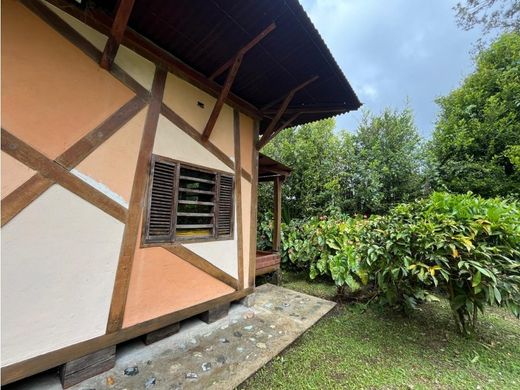 Gutshaus oder Landhaus in Circasia, Quindío Department