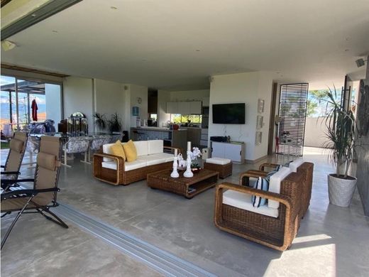 郊区住宅  Pereira, Departamento de Risaralda