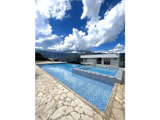 Cortijo o casa de campo en Girardota, Departamento de Antioquia