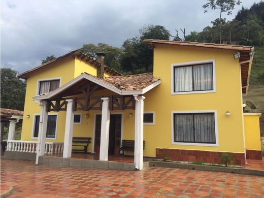 Cortijo o casa de campo en San Antonio del Prado, Medellín