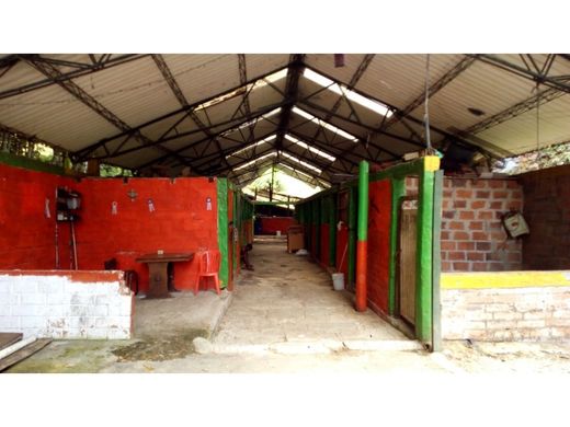 Land in Sabaneta, La Estrella