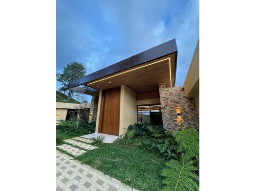 منزل ﻓﻲ Carmen de Viboral, El Carmen de Viboral