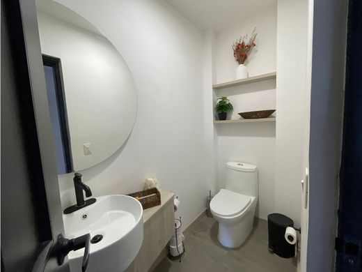 منزل ريفي ﻓﻲ Envigado, Departamento de Antioquia